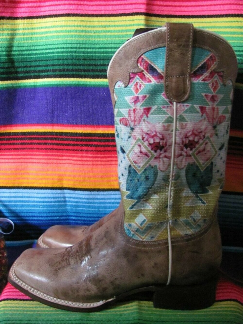 ROPER LADIES FLORAL/AZTEC PATTERN NWT - Picture 6 of 7